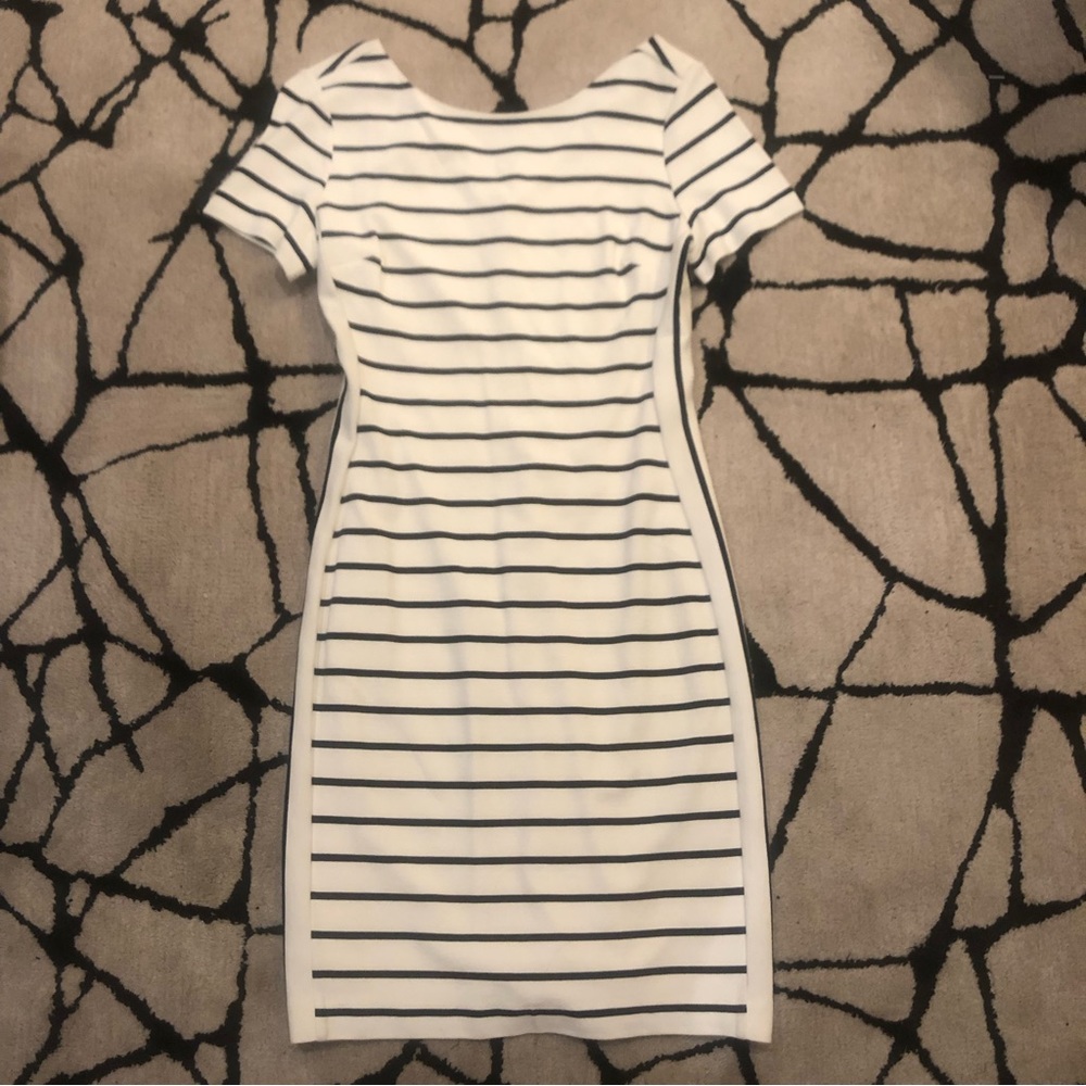 Banana Republic White and Navy Striped Short Sleeve Sheath Dress NWT